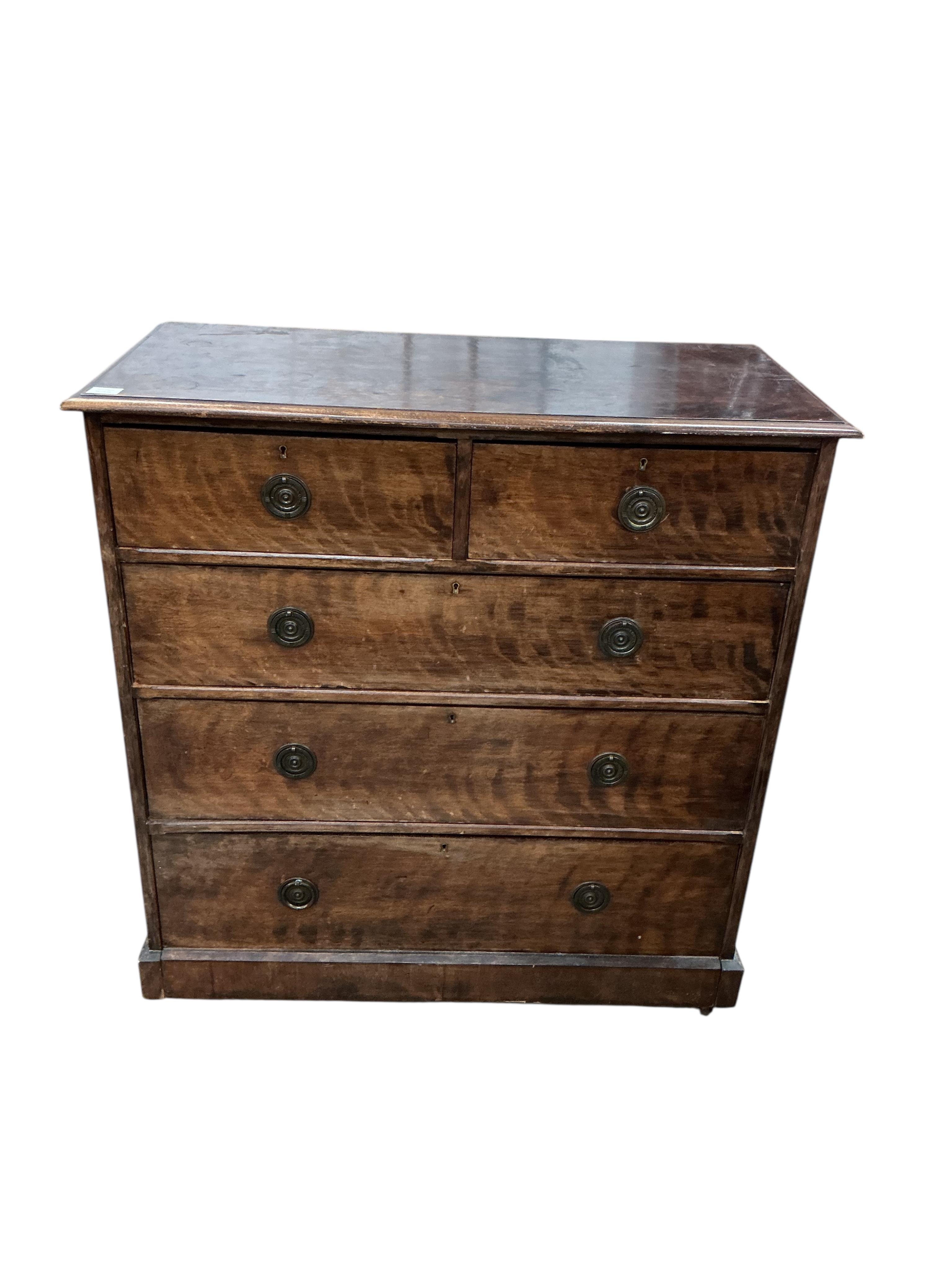 A George IV mahogany chest of drawers, width 107cm, depth 52cm, height 112cm